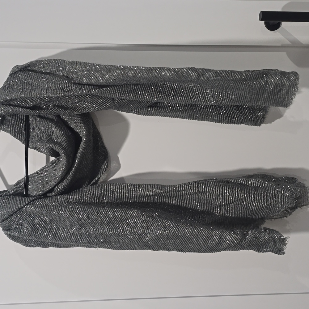 Scarves - Picture 7 of 14